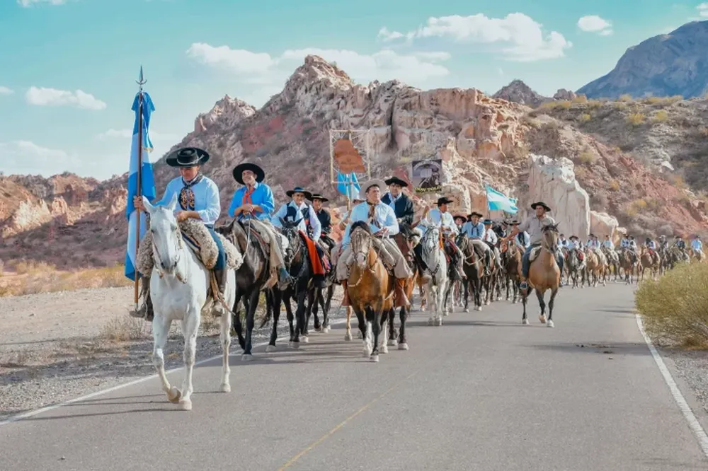 Por primera vez en más de una década, la cabalgata en honor a Don Buena partirá desde el centro de Jáchal.