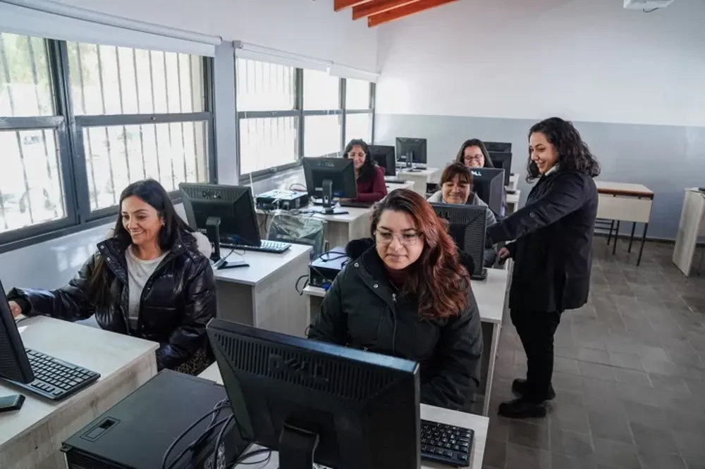 Tecnicaturas universitarias para jóvenes de departamentos mineros: continúan las inscripciones