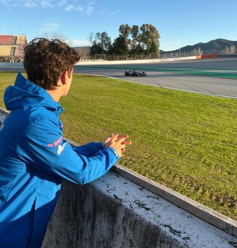 De afuera. Colapinto no manejó este jueves en España. Mañana volverá a subirse al Alpine para seguir los tests.