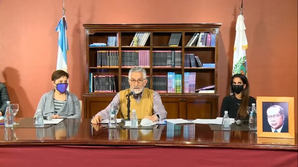 Rodríguez Saá dijo que el puntano contagiado con coronavirus estuvo 4 horas en San Juan