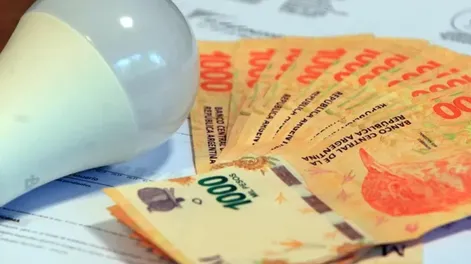 Boletazos. Desde la asunción de Milei, la luz aumentó 264% y el gas, 622%.