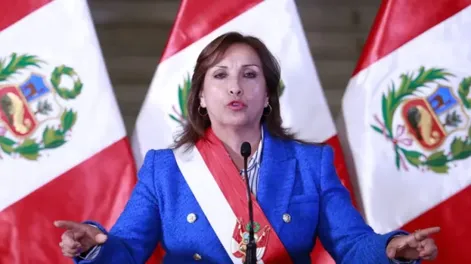 Tensión en Perú: la presidenta Boluarte propuso adelantar las elecciones para abril de 2024