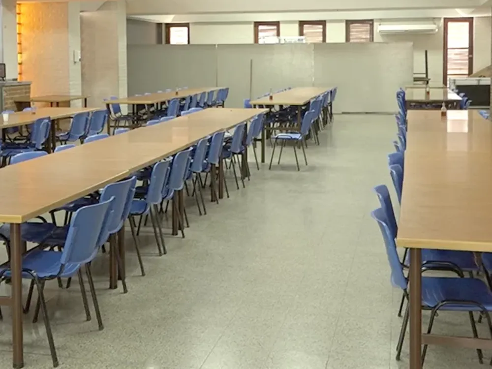 Nueva modalidad en el comedor universitario por un caso de coronavirus