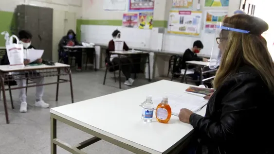 Rotarán a los docentes y en 2021 les darán clases a los mismos alumnos que este año
