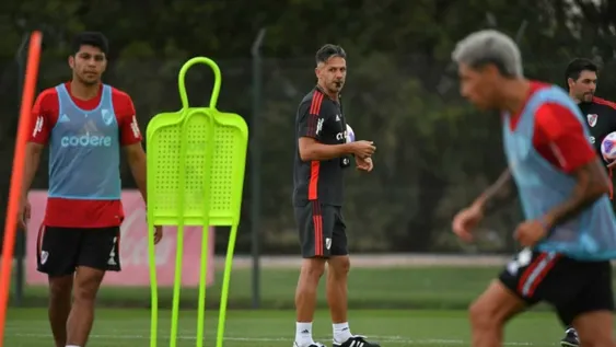 A River se le abre una semana clave