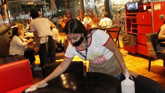 El comercio estará habilitado para trabajar de 9 a 20 y el sector gastronómico hasta las 23