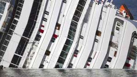 El crucero Costa Concordia será remolcado sin ser desarmado