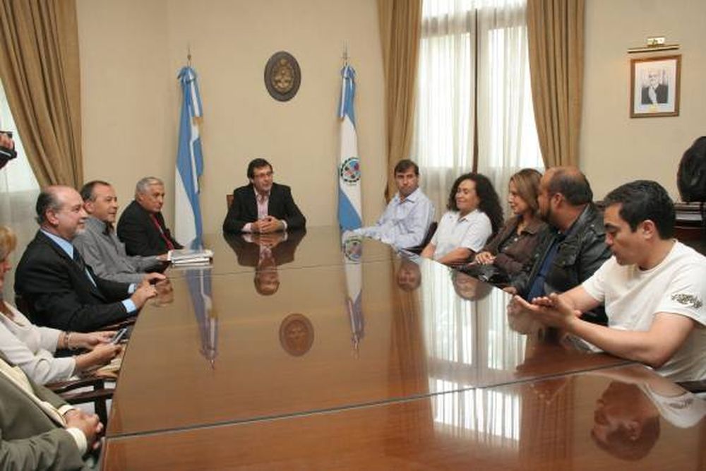 Por el laboratorio, quieren unir tarea de universidades