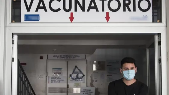 Santa Fe: vacunaron a empleados del Ministerio de Cultura y lo atribuyen a un “error administrativo”