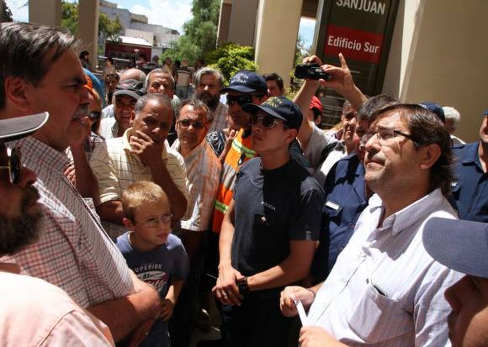 Tras las quejas viñateras  prorrogan traba de Rentas