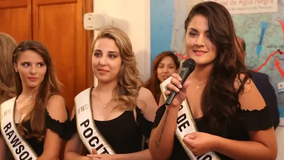 Las fotos del desayuno de las candidatas con el gobernador y con las soberanas salientes