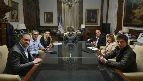 El mensaje de la mesa política del Gobierno tras su primera reunión: “Vamos a defender el proyecto con uñas y dientes”