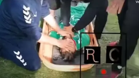 [VIDEO] Otra tragedia en el fútbol: jugador murió en pleno partido