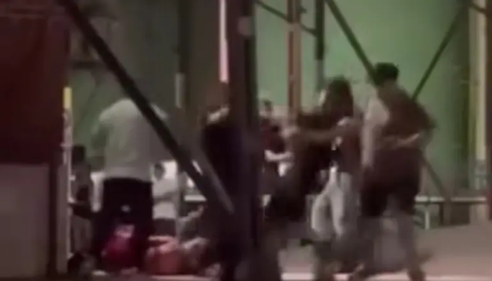 La imagen del tumulto que se armó en la salida del boliche.