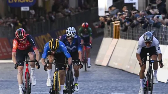 Roglic lapidó la general y Tivani culminó retrasado