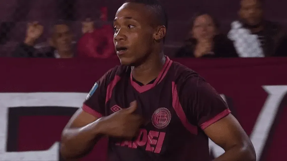 lanus gano el clasico ante banfield con un gol agonico y trepo en la tabla