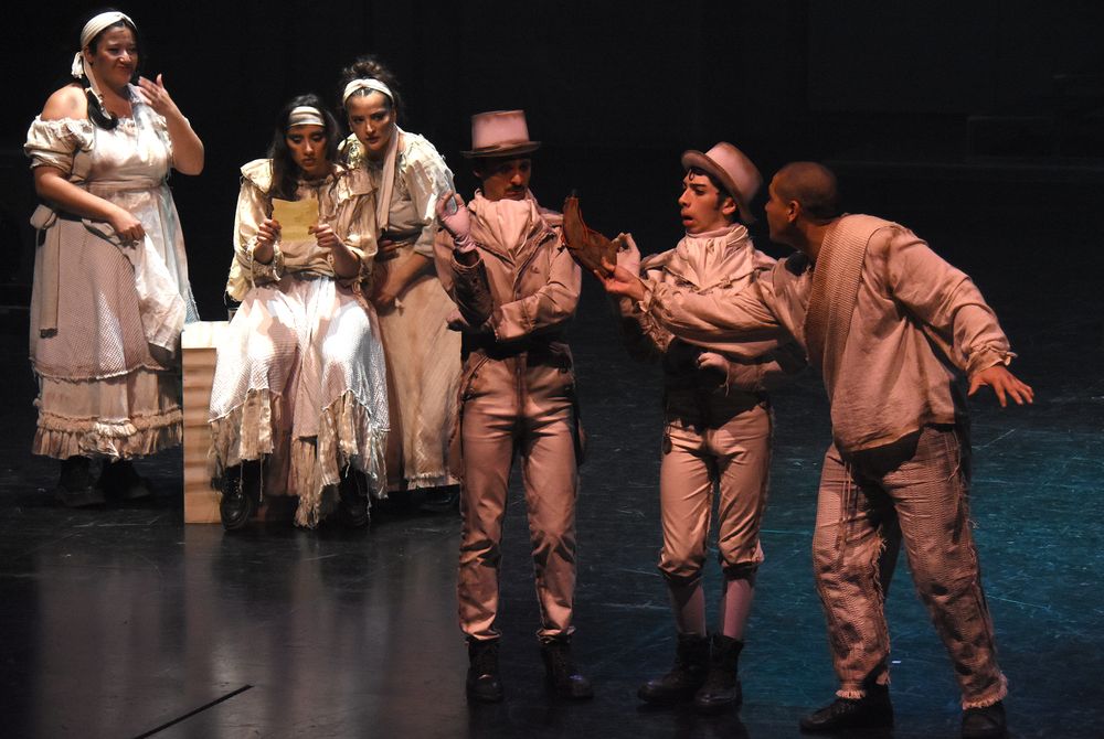 La obra, con libreto y música originales, fue estrenada en 2024 y cuenta con una veintena de artistas en escena