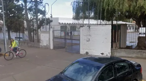 Un padre golpeó a un compañero de colegio de su hijo tras un conflicto por un video de TikTok