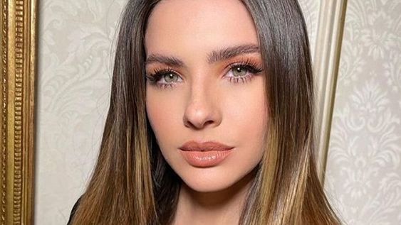 La China Suárez, corpiño a la vista y transparencias