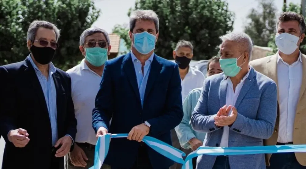 Combo de inauguraciones en 25 de Mayo