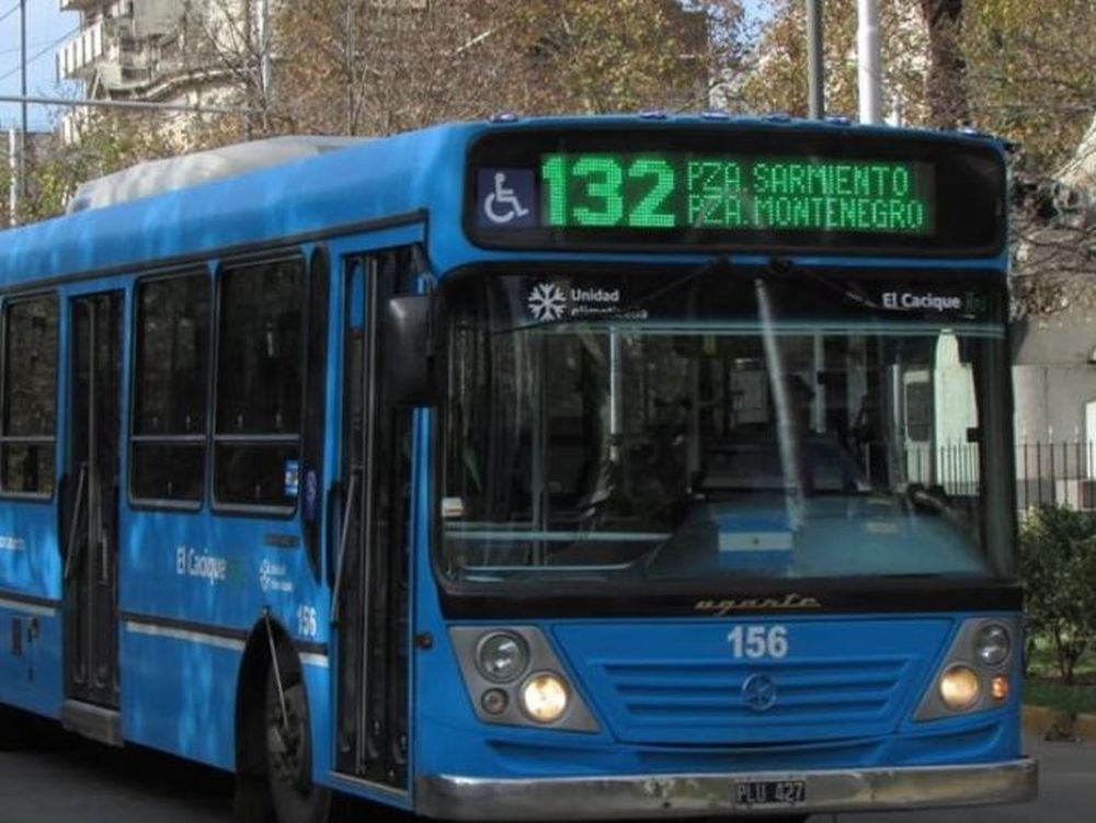 Chofer de micro abusó de una chica en pleno recorrido: “Vas a tener mis servicios gratis”