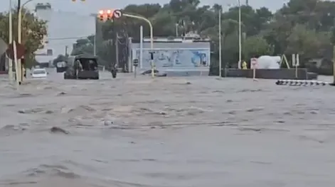 Bahía Blanca: el Ejército se sumó al operativo para evacuar a los vecinos