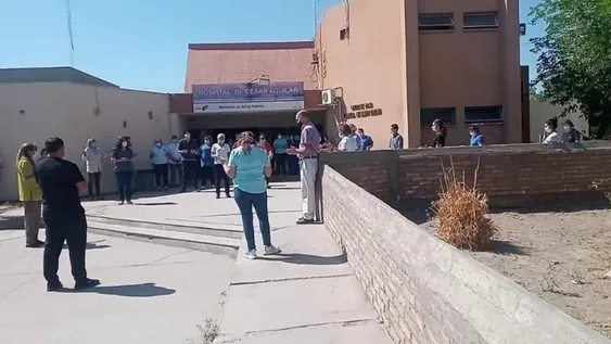 Emotiva despedida para un enfermero que murió por Covid-19 y un kinesiólogo fallecido