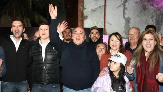 Gran victoria de Milei, y Uñac ganó en su interna y llevó a UxP al podio