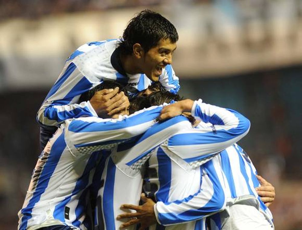Racing goleó a Boca para poder huir de la promoción
