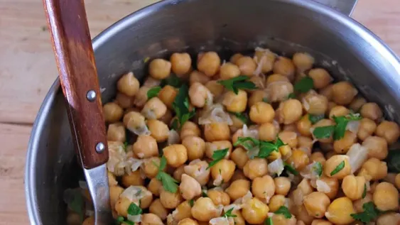 Los seis secretos para controlar el colesterol con elementos que tenés en tu heladera