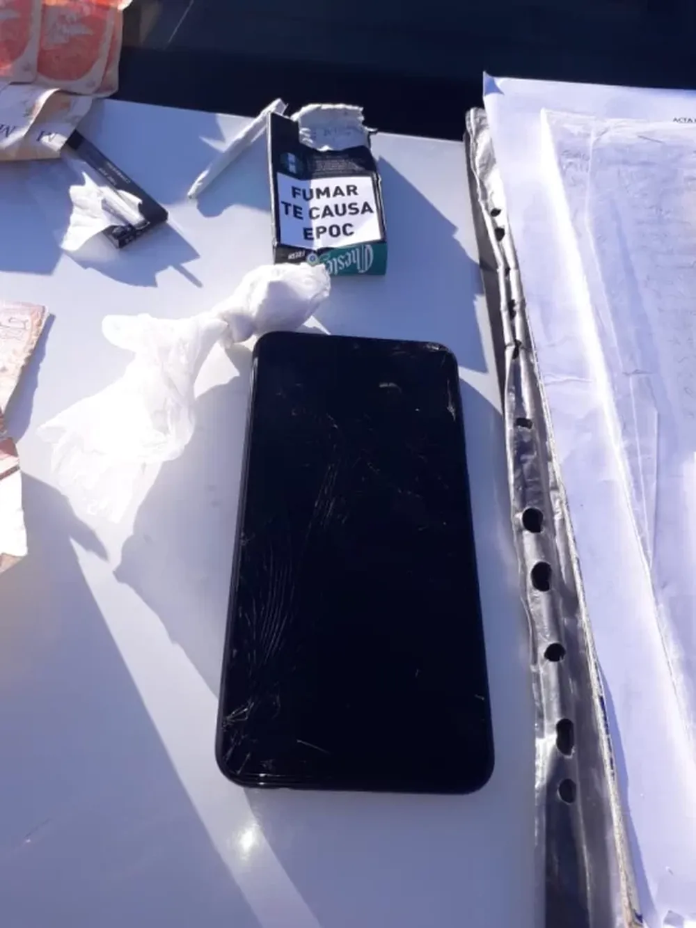 Se juntaron a beber, a drogarse y uno quiso sobornar a los policías que los detuvieron