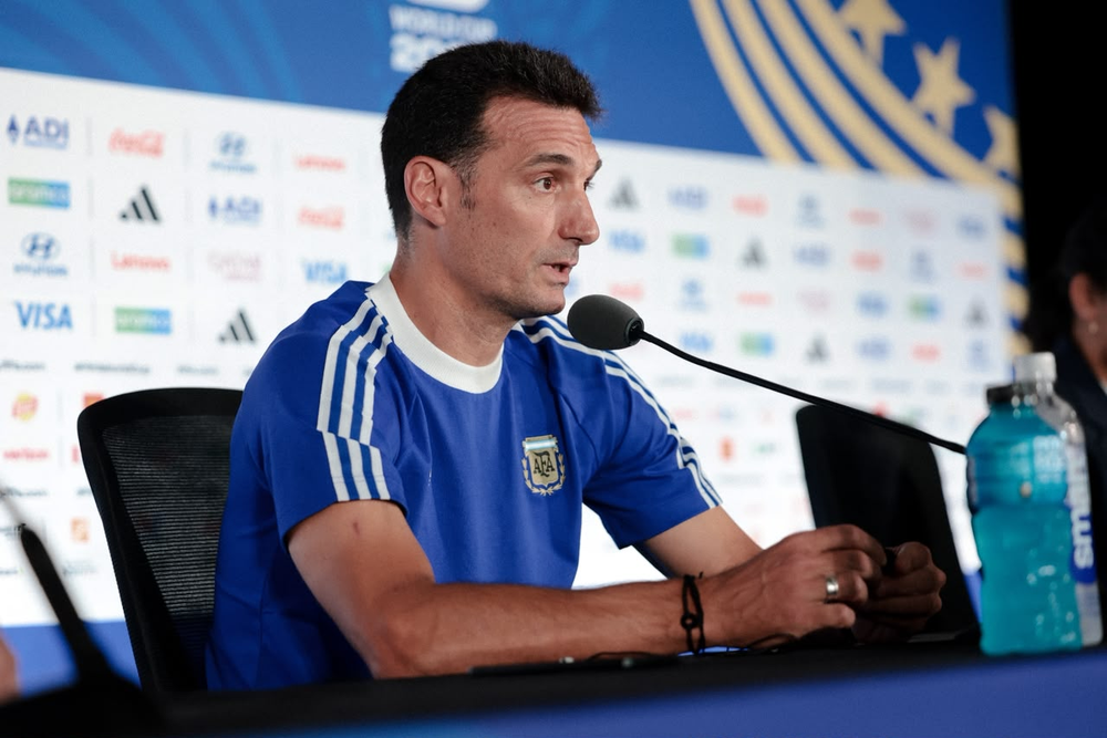 Scaloni hablará este martes antes del último entrenamiento de la Selección previo al amistoso con Bolivia.