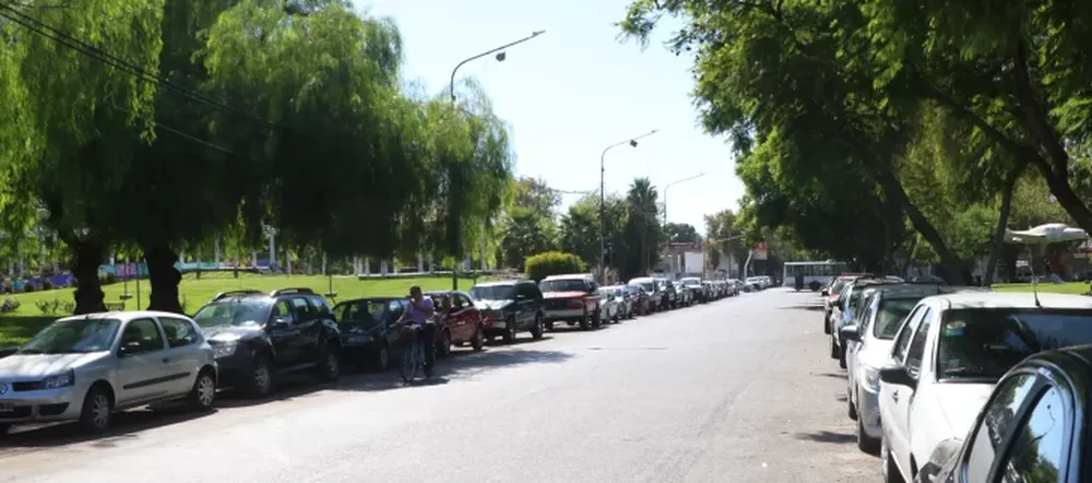 EN LA SAN LUIS, NO. Si bien el municipio aún no decide dónde ubicará el polo gastronómico, sí está definido que los carros no volverán a la calle donde estaban.
