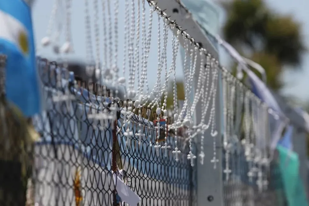 No darán por muertos a los tripulantes “hasta por lo menos tener una foto del submarino hundido”