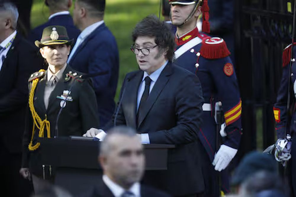 Malvinas: Milei firmó decreto para reconocer a soldados como subtenientes de reserva