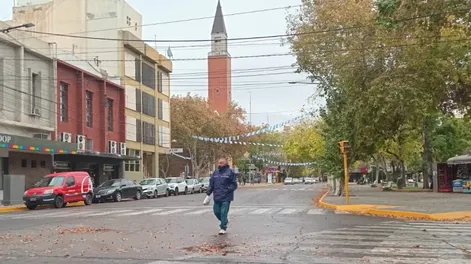 Se espera viento sur y lloviznas por la noche de este sábado.