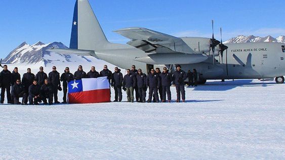 Encontraron restos del avión de pasajeros indonesio en las aguas de Yakarta