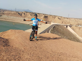 Un biker sanjuanino pelea por su vida luego de que le fracturaran el cráneo durante un robo en su vivienda