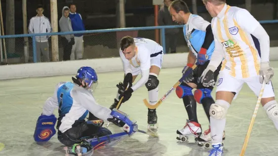 Social goleó y se acercó a la punta