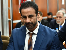 Leopoldo Luque declaró sorpresivamente en Tribunales, aunque no respondió preguntas de los fiscales. Leopoldo Luque declaró sorpresivamente en Tribunales, aunque no respondió preguntas de los fiscales.