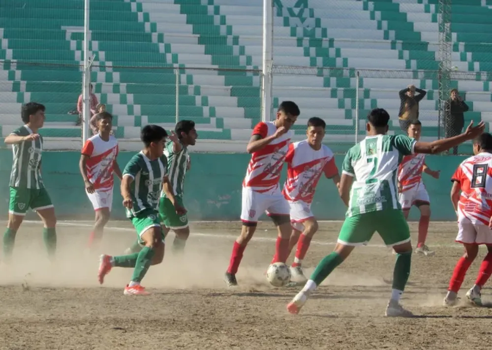 San Lorenzo de Ullum no perdona y es puntero