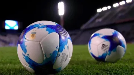 La nueva idea de los dirigentes del fútbol argentino: entrenar en agosto y volver en octubre