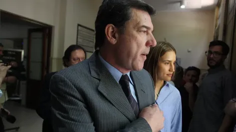 Eduardo Oro saliendo de Tribunales. (Foto Daniel Arias)