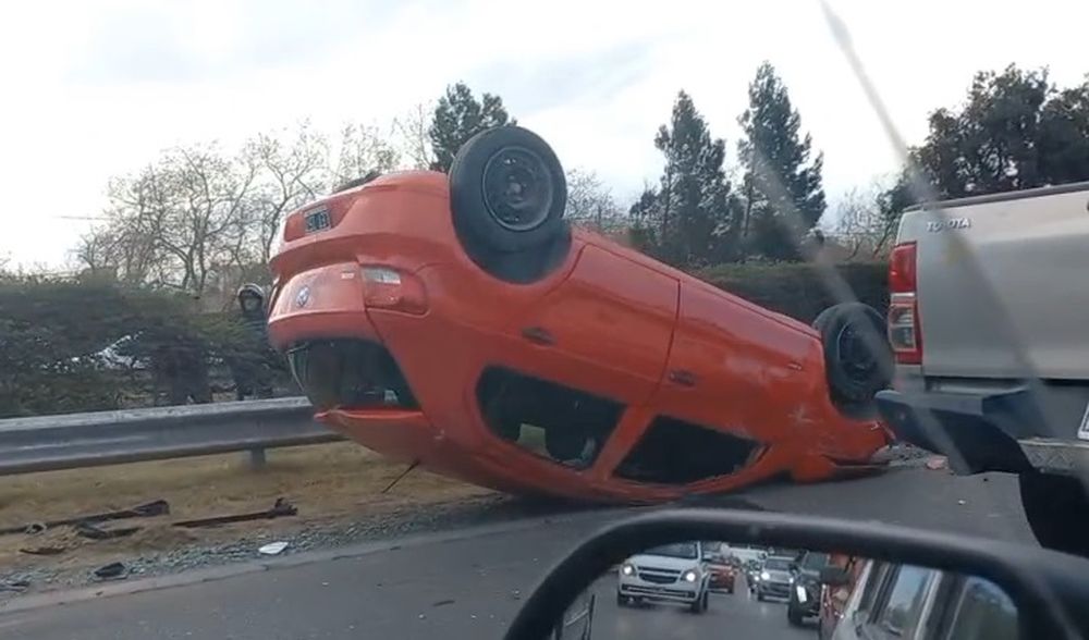 Choque, vuelco y caos vehicular en Ruta 40: afortunamente no hubo heridos de gravedad
