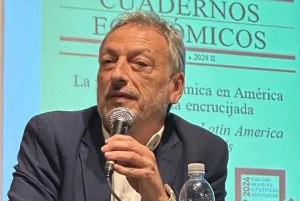 Hallaron muerto a un reconocido economista en su departamento y sospechan de un ataque de “viudas negras”