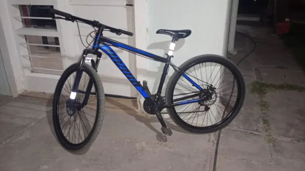 La Policía recuperó una bicicleta robada por dos ladrones que lograron escapar