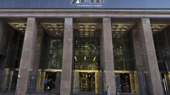 Empresas que pidan ayuda para pagar sueldos no podrán comprar dólares CCL ni girar dividendos