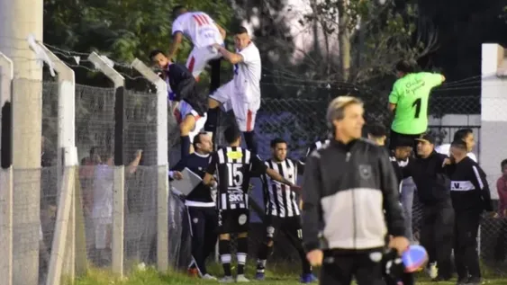 Peñarol empezó ganado pero cayó por 2 a 1 ante Cipolletti