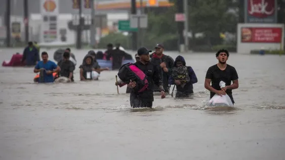 Crece la cifra de víctimas por el huracán Harvey y creen que se agravarán las inundaciones