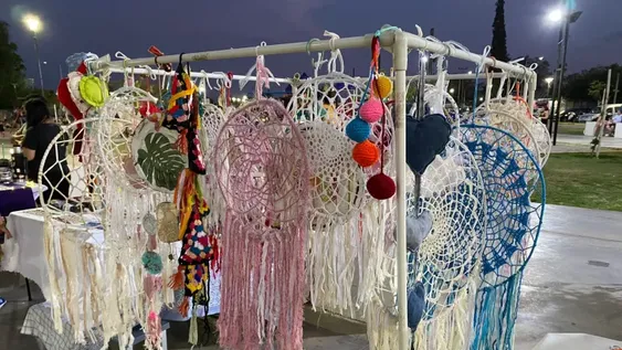 La feria del Parque de Rivadavia, uno de los paseos de hoy